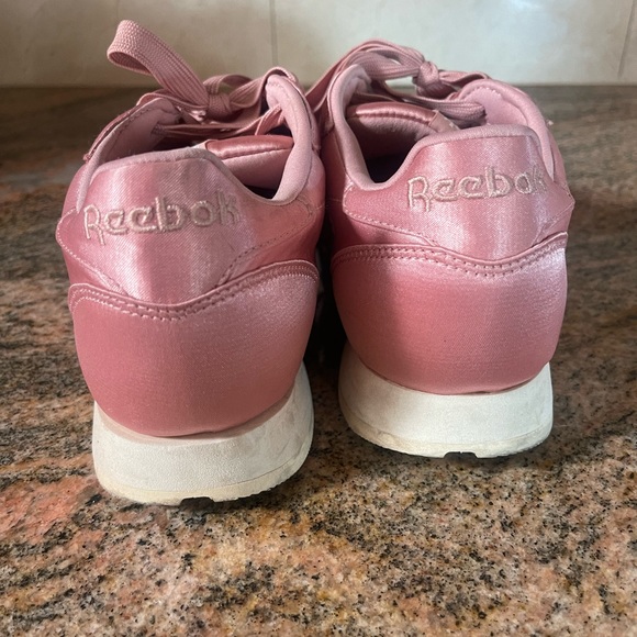 Pink Reebok - Picture 3 of 5